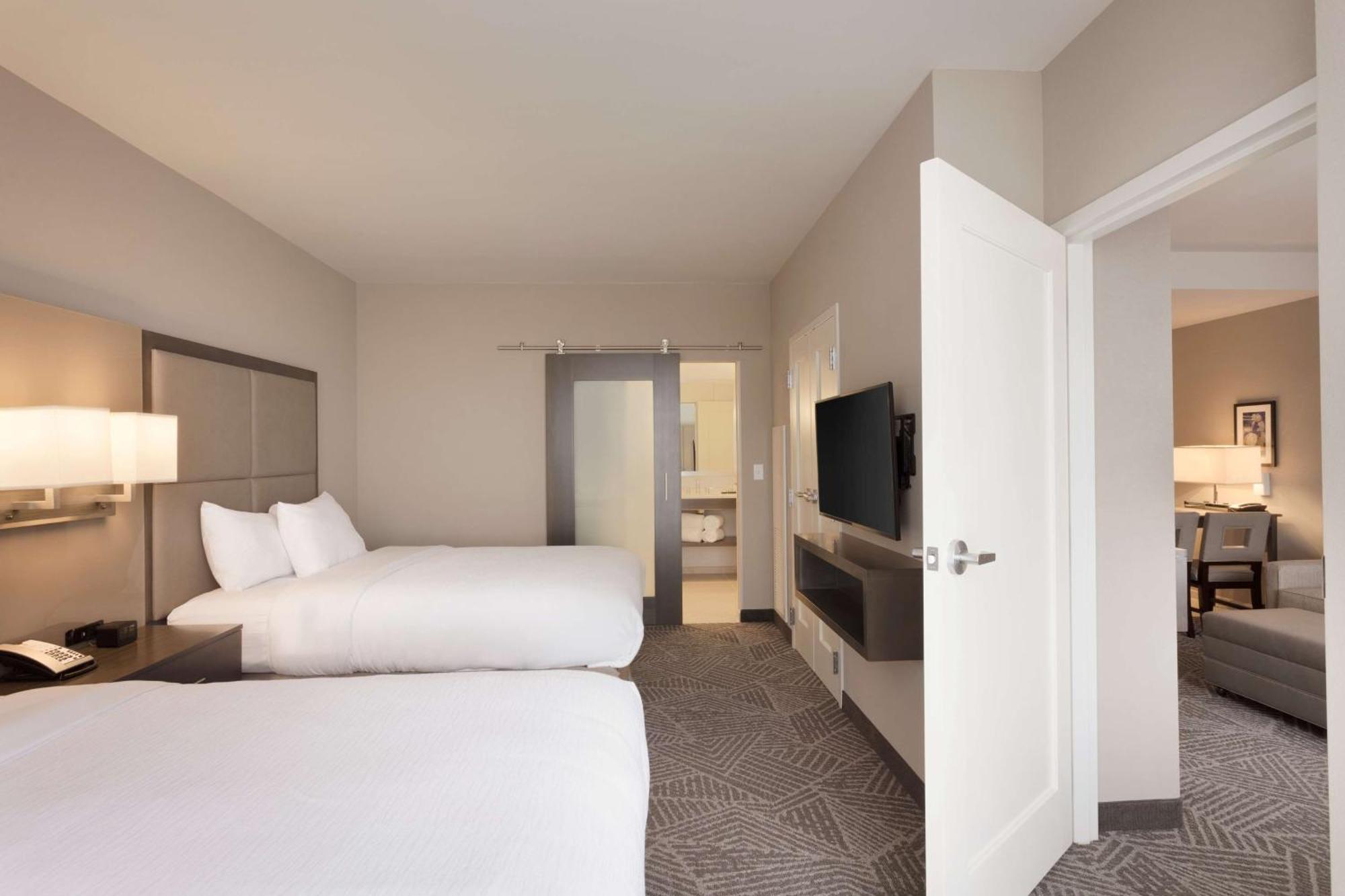 Embassy Suites By Hilton Kansas City Olathe Εξωτερικό φωτογραφία
