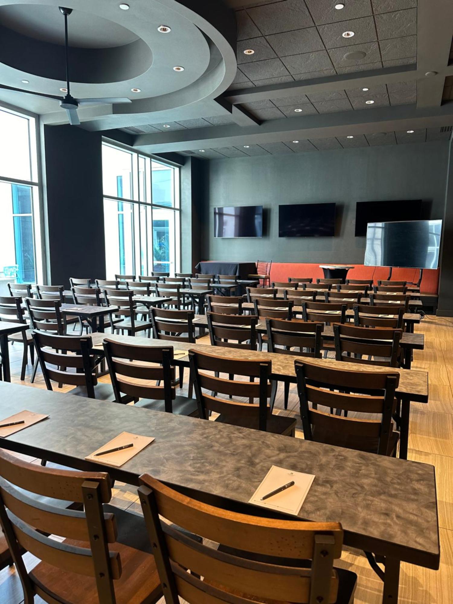 Embassy Suites By Hilton Kansas City Olathe Εξωτερικό φωτογραφία